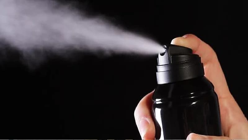 "الصحة" تحسم حقيقة تسبب مزيلات العرق بسرطان الثدي