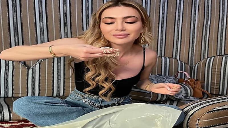 بالفيديو.. ستيفاني صليبا تأكل الارز بيديها