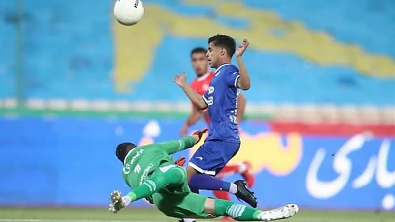 حجم الإصابة التي تعرض لها نجم الاستقلال الإيراني أمام تراكتور