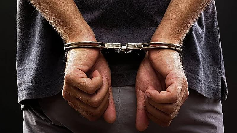 الإطاحة بمقيم لترويجه مادة الشبو المخدر بمكة المكرمة