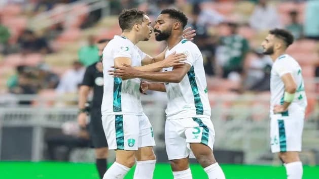 مكافأة خاصة للاعبي الأهلي حال الفوز على الرائد