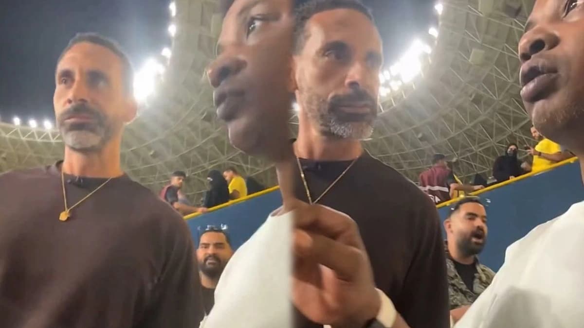 لاعب مانشيستر السابق لـ محمد نور: أريد أن ألعب معك في جدة.. فيديو