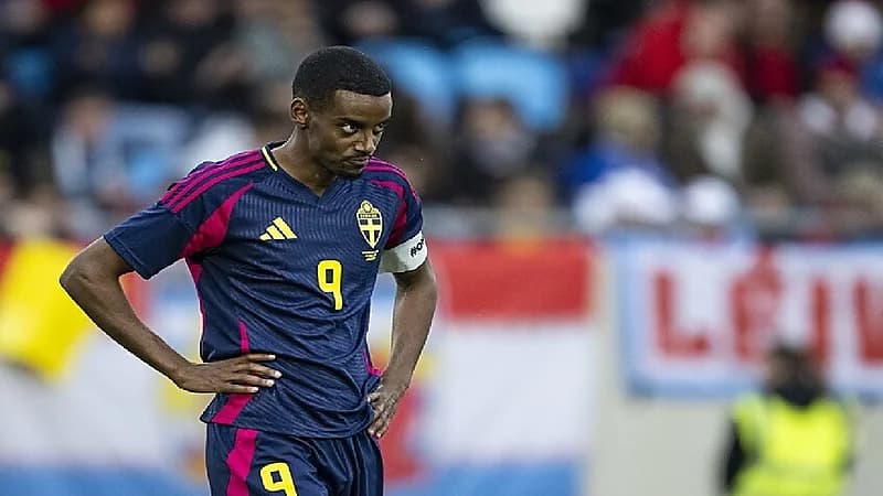 ليفربول متمسك بإيزاك رغم رفضه الانتقال