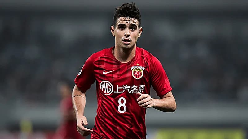 أوسكار يقترب من دوري روشن