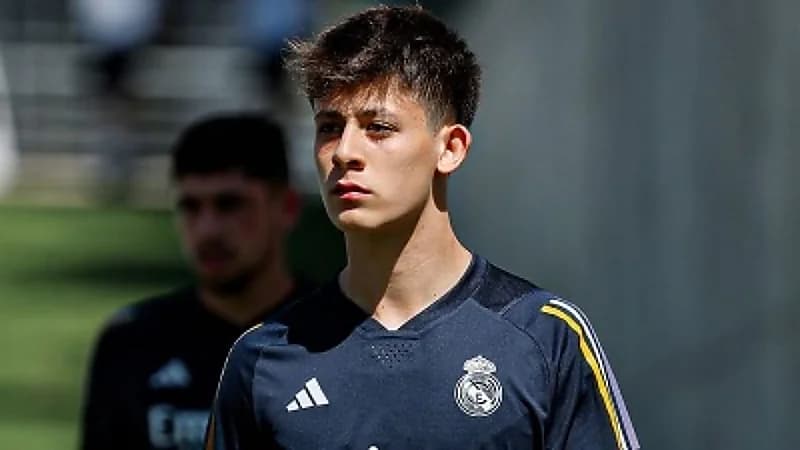مدرب ريال مدريد يوجه رسالة إلى غولر