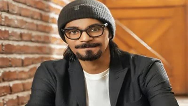 رابح صقر يعتذر عن حفلاته الغنائية بسبب عملية في القلب