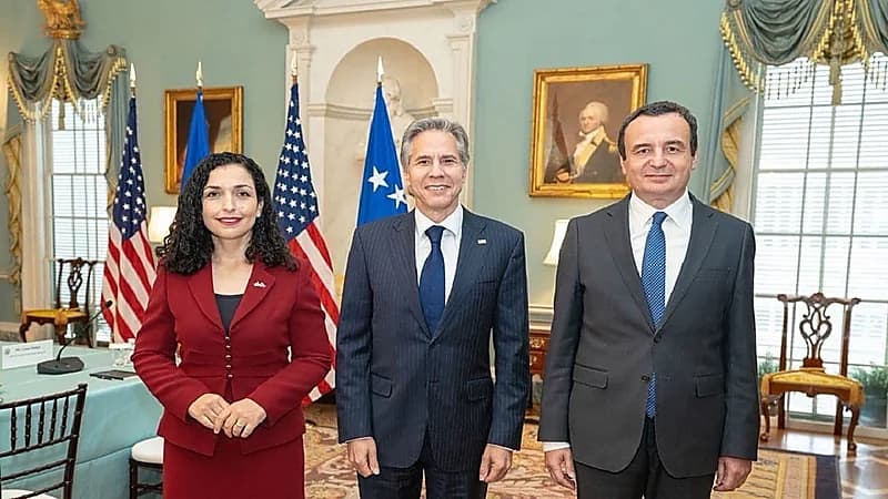 التوترات الحدودية تشتعل بين صربيا وكوسوفو برعاية أمريكية