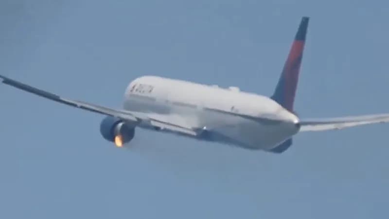 حريق يجبر طائرة على الهبوط اضطراريًا..فيديو