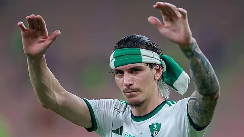 آيبانيز يسخر من شائعات انتقاله للهلال.. فيديو