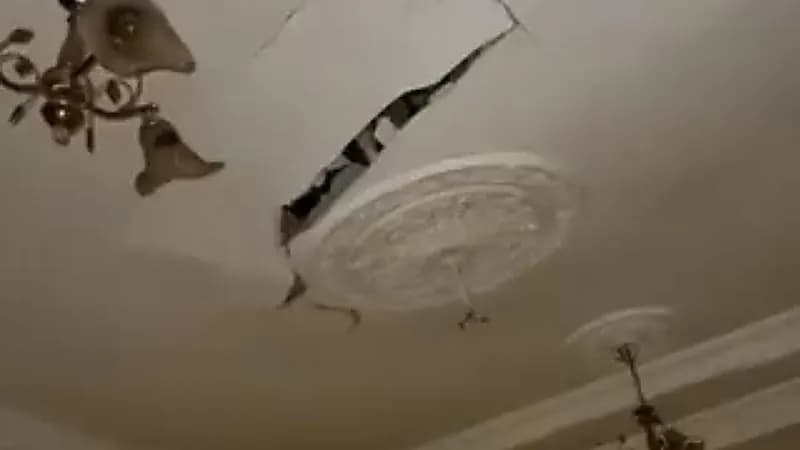 بالفيديو.. سقوط سقف منزل بشكل مفاجئ في صبيا