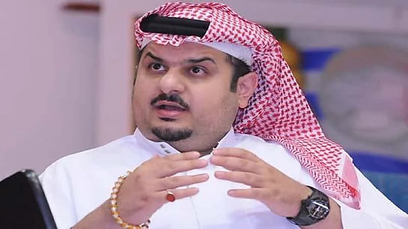 الأمير عبدالرحمن بن مساعد يهدي الأمير بدر بن عبدالمحسن ديوانه برسالة مؤثرة والأخير يرد عليه