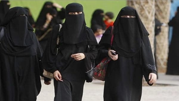 حظر بيع أو تصنيع النقاب بالمغرب لأسباب أمنية