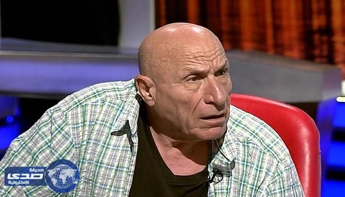 بالفيديو .. قناة تلفزيونية تجبر روائيًا “ ملحدًا ” على نطق الشهادتين