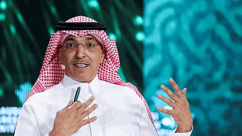 وزير المالية : القطاع غير النفطي يمثل 37% من إيرادات المملكة