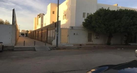 مالك أرض يستجيب لنداء السكان ويتبرع بـ 4 أمتار بالرياض