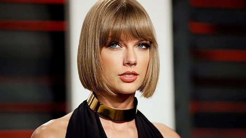 تايلور سويفت تهدد بمقاضاة طالب