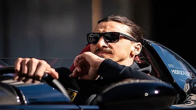 إبراهيموفيتش يشتري سيارة فيراري تخضع لشروط صارمة