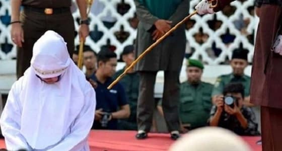 جلد عروسين لتوددهما لبعضهما قبل الزواج