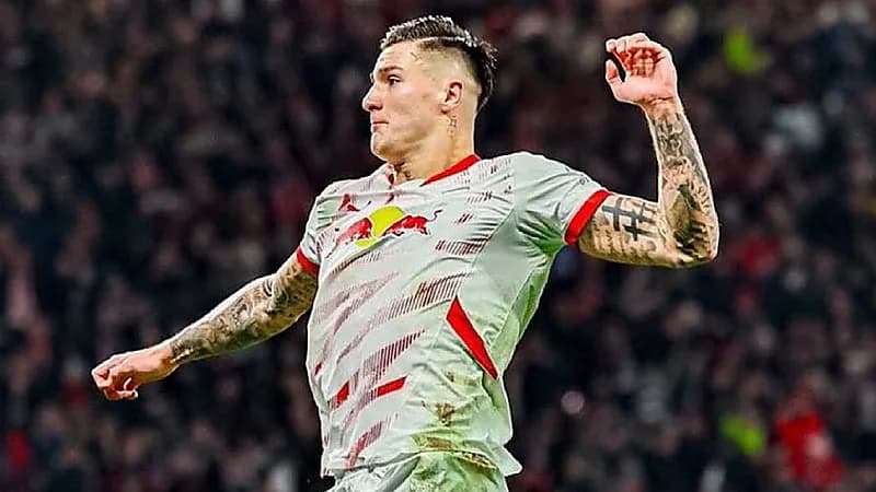 أوليفر مينتزلاف: لم يصل عرض من الهلال للتعاقد مع بنجامين سيسكو