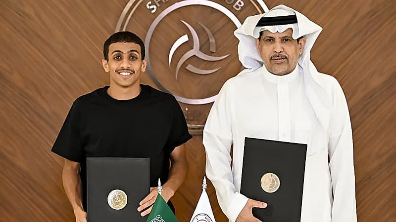 همام الهمامي يوقع للشباب