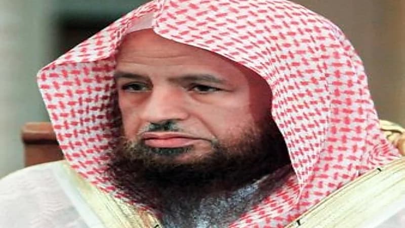 "الخضير" يوضح حكم تركيب الرموش المستعارة في المناسبات فقط