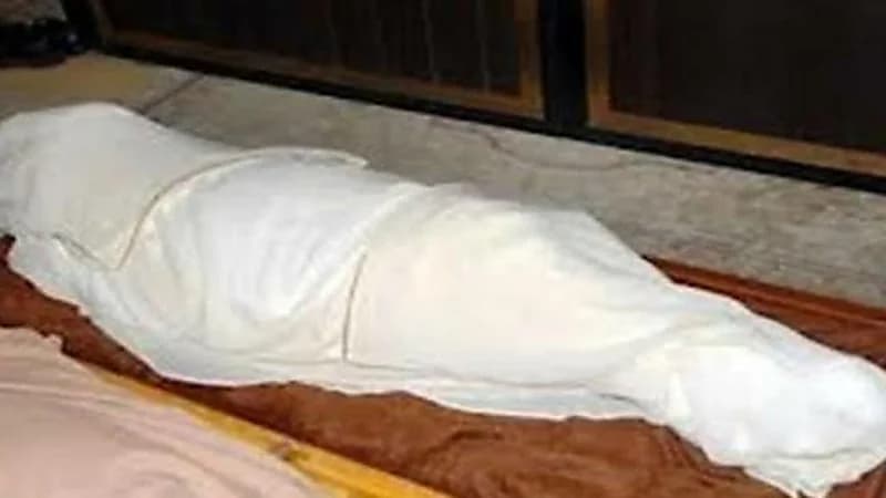 طالب يفارق الحياة بعد وقوع عمود كرة سلة على رأسه