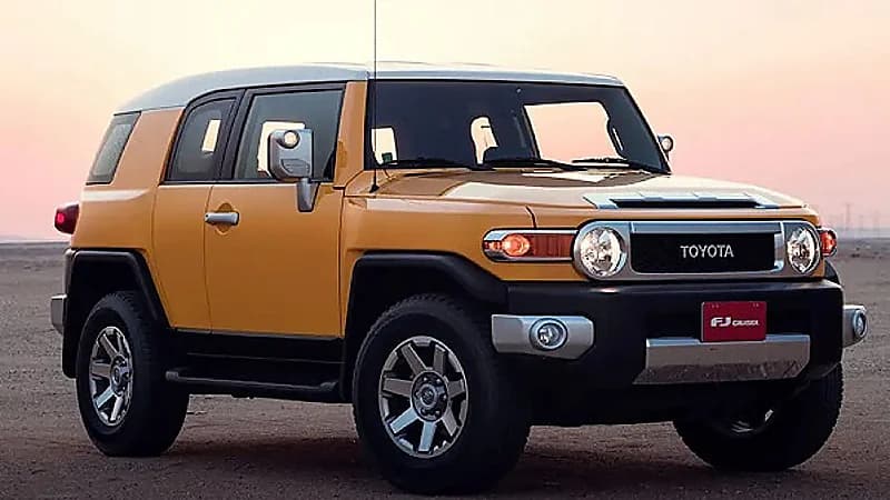 بالصور.. مواصفات وأسعار تويوتا FJ CROUS 2023 بالمملكة