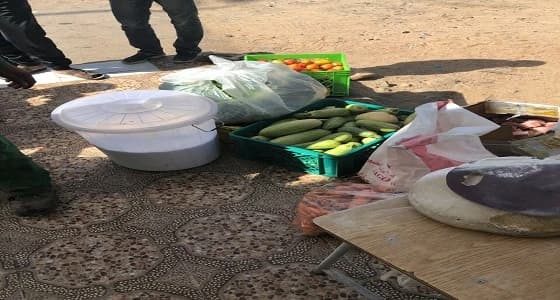 إتلاف مواد غذائية وغلق 3 محال مخالفة في البيداء
