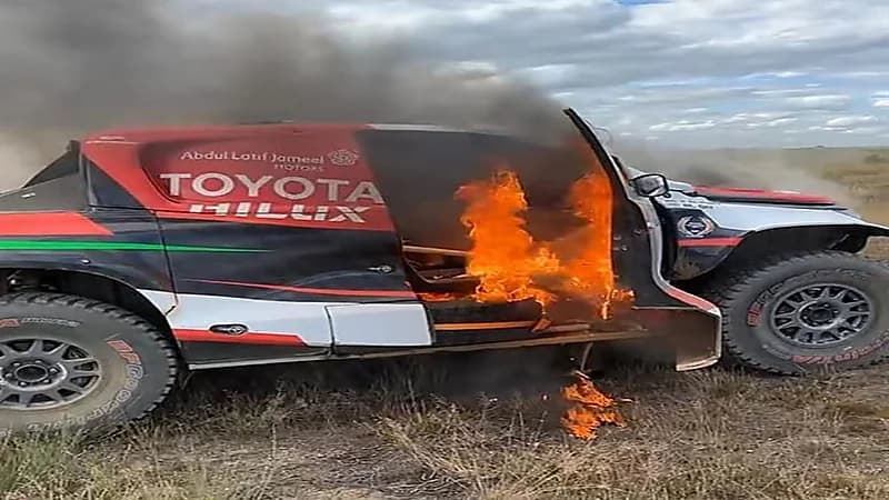 انسحاب الراجحي من بطولة العالم للراليات الصحراوية بعد احتراق سيارته