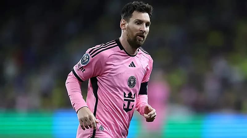 مدرب أمريكي يطلب من الفيفا طلب غريب بسبب ميسي