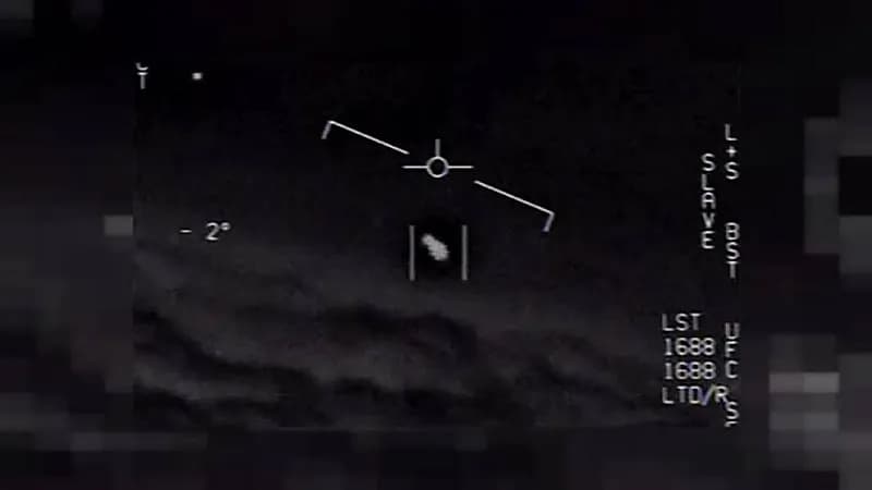 البحرية الأمريكية تعترف بوجود أجسام فضائية طائرة مجهولة