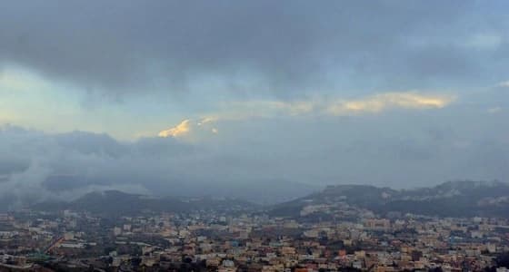 الجمعان يتوقع سقوط أمطارًا غزيرة ببعض المناطق