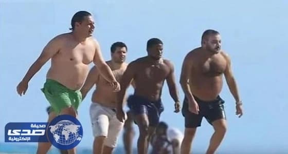 بالصور.. ملك المغرب بملابس السباحة على شواطئ ميامي