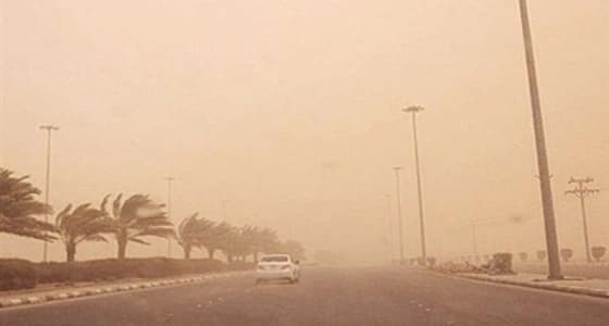 تحذير مرتادي الطرق المؤدية للحفر من رياح مثيرة للأتربة