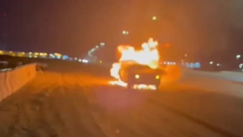 احتراق سيارة بالكامل على طريق "الرياض- الدمام" ونجاة السائق