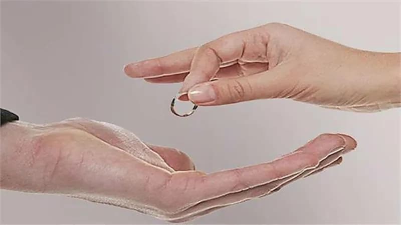 زوجة تخلع زوجها خشية ألا تقيم حدود الله