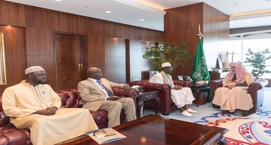 في عزاء " التويجري " .. الوزير الغيني يشيد بجهود الفقيد طوال 10 سنوات