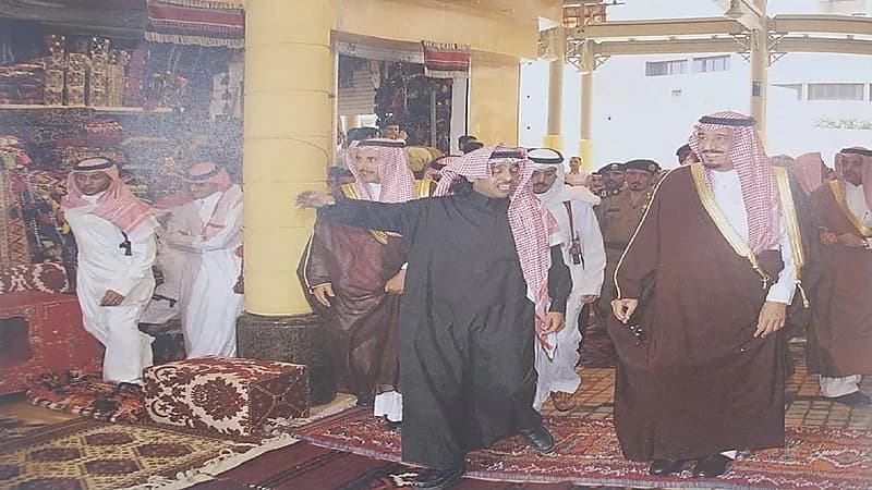 صورة مميزة للملك سلمان في افتتاح مشروع تطوير سوق الزل