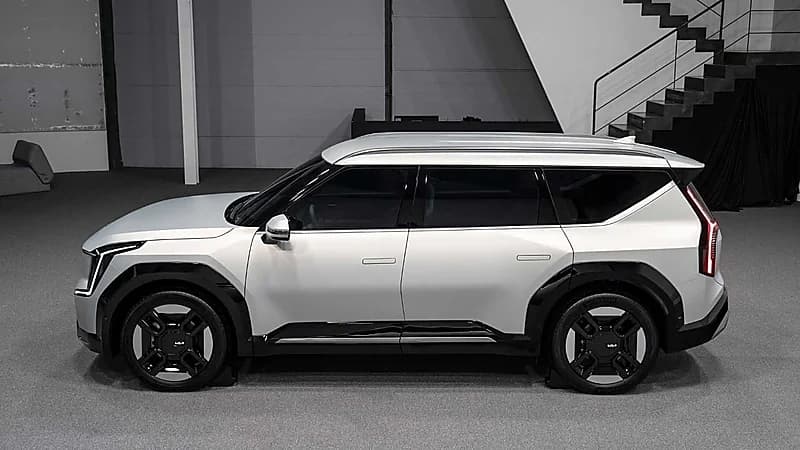 بالصور.. مواصفات كيا EV9 الجديدة