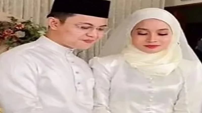 شاهد.. عريسان يقيمان حفل زفافهما وسط الفيضان