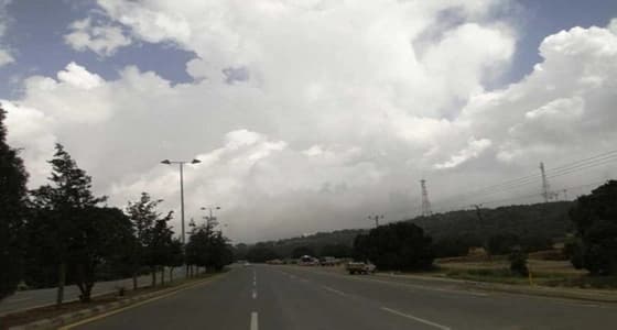 الإنذار المبكر: سحب رعدية ممطرة في جازان