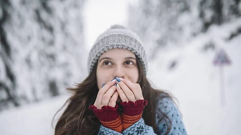 أمراض تشير إليها برودة اليدين والقدمين