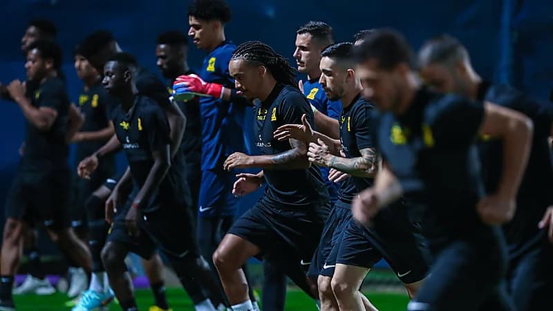 البيشي وشراحيلي يواصلان برنامجهما التأهيلي