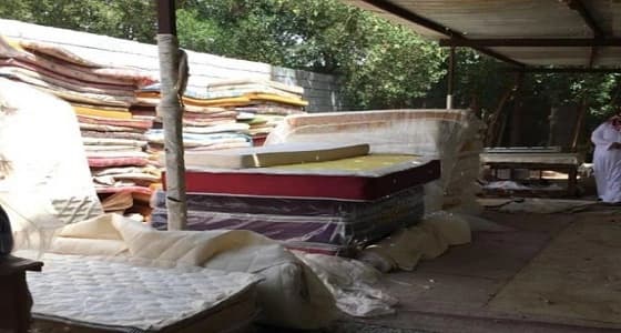 بالصور.. ضبط مصنع مخالف ومصادرة 1000 مرتبة في بحرة