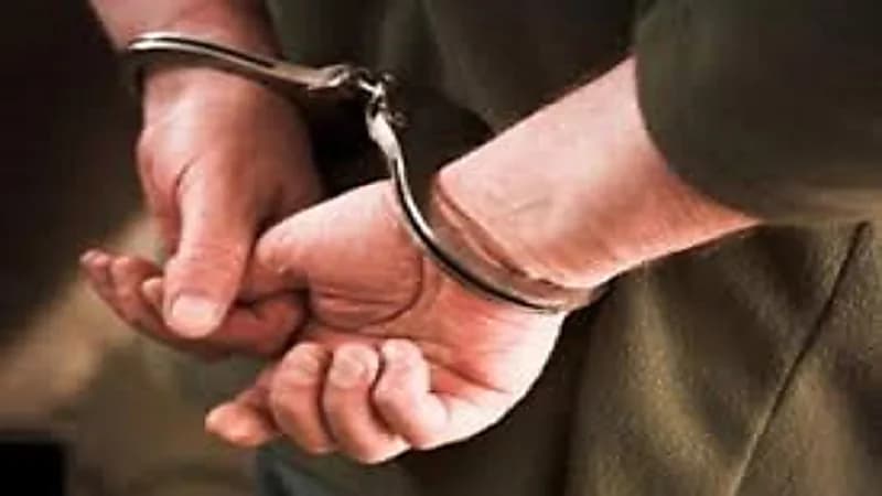 القبض على فنان مشهور بتهمة حيازة المخدرات