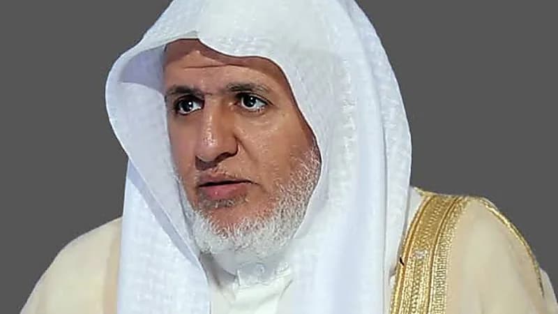 الشيخ علي الشبل يوضح حكم إشعال الشموع بغرض الزينة .. فيديو