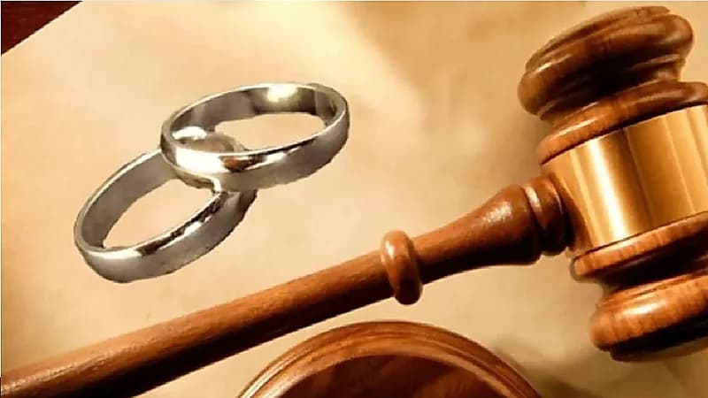 عبد الرحمن بن مساعد تعليقاً على استقالة قرداحي: "كاذب قبل أن يكون وزيرًا"