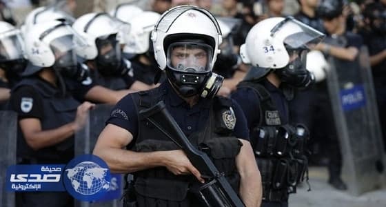 تركيا تعتقل أستاذة جامعية ومعلماً لإضرابهما عن الطعام