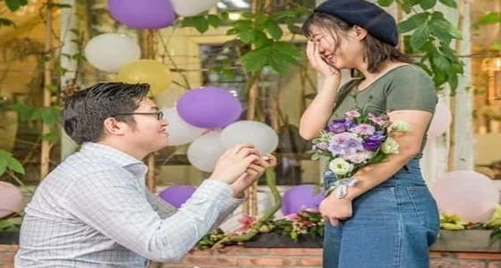 شاب يتقدم لخطبة حبيبته بـ 25 هاتف أيفون إكس