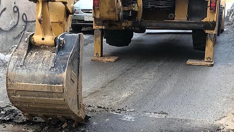 حملة مكثفة لإزالة المطبات غير النظامية في الرياض